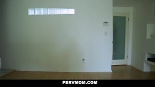 Fucking Homemaker Stepmom in Kitchen