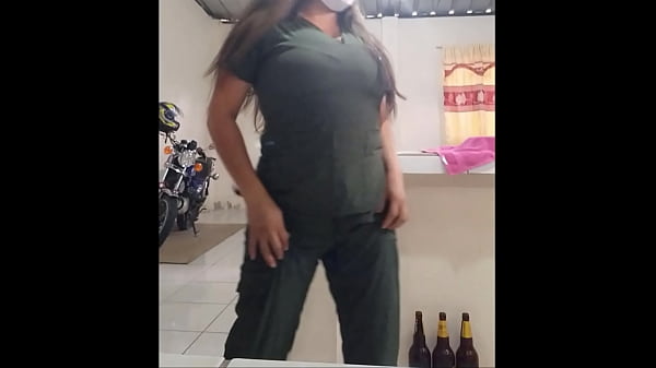 MADRASTRA Y SUS DIAS LOCOS!! ESTABA MUY INTERESADA HACIENDO PORNO CASERO EN LA CASA PRESTADA DE MI AMIGO Y DESPUES DE HACER PORNO ME VISITO CANSADA EN MI DEPARTAMENTO Y LA FOLLE MIENTRAS REPOSABA COMO PUTA