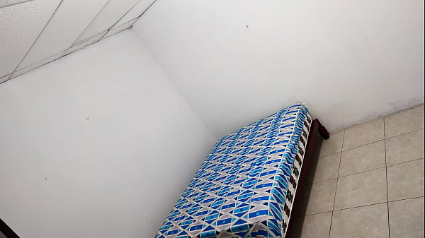 POR PUTA Y POR ZORRA!! AHORA RECIBE MI GRAN PENE EN TU GORDA VAGINA MALDITA MADRASTRA INFIEL. VOY A MOSTRARTE LOS MOTIVOS POR LOS QUE MI NOVIA SIEMPRE QUIERE MAS SEXO CONMIGO. PORNO REAL CASERO. 1