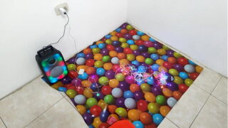 ADELANTANDO LAS FIESTAS DE NAVIDAD EN VENEZUELA!! VISITE A MI HIJASTRO, LE DIJE QUE ME PICABA LA VAGINA Y QUE ME URGIA QUE ALGIEN ME ACARICIE EL CLITORIS PARA CALMAR MI PICAZON. PORNO REAL CASERO. LA VIEJA GIME DELICIOSO