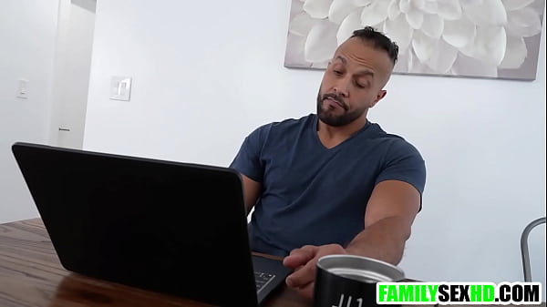 Chubby stepdaughter sucks stepdad behind stepmom’s back